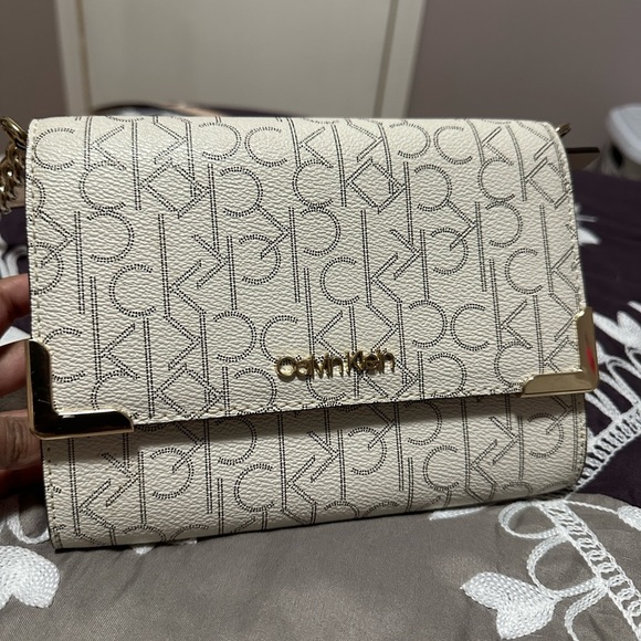 Calvin Klein Handbags - Calvin Klein cross body bag
